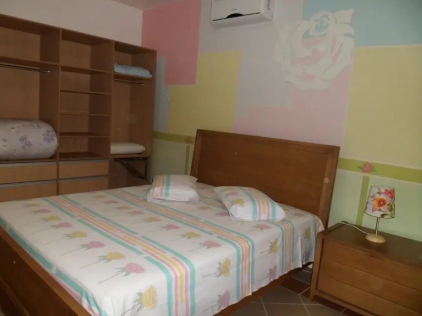 Foto 11 de Casa com 4 quartos para alugar, 200m2 em Canasvieiras, Florianopolis - SC