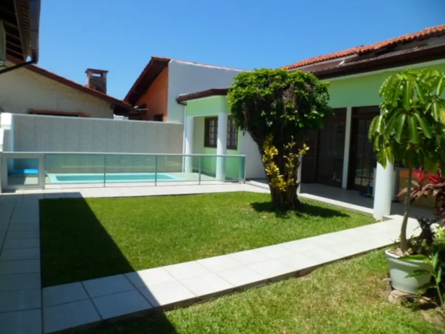 Casa com 4 quartos para alugar, 200m2 em Canasvieiras, Florianopolis - SC - imagem 4 Foto 4 de Casa com 4 quartos para alugar, 200m2 em Canasvieiras, Florianopolis - SC