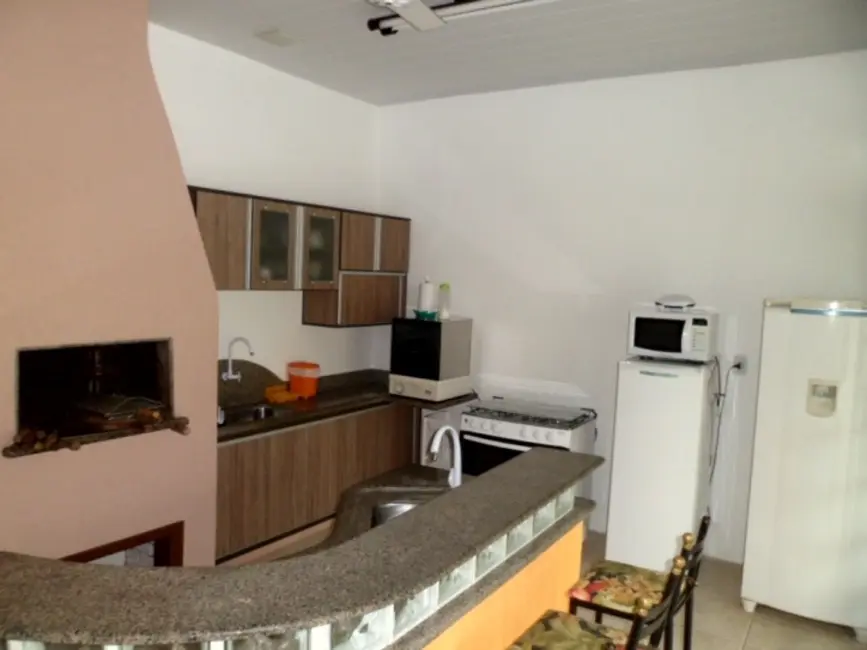 Foto 17 de Casa com 4 quartos para alugar, 200m2 em Canasvieiras, Florianopolis - SC