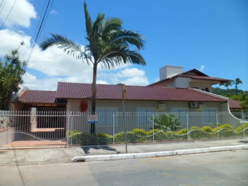 Foto 2 de Casa com 4 quartos para alugar, 130m2 em Canasvieiras, Florianopolis - SC
