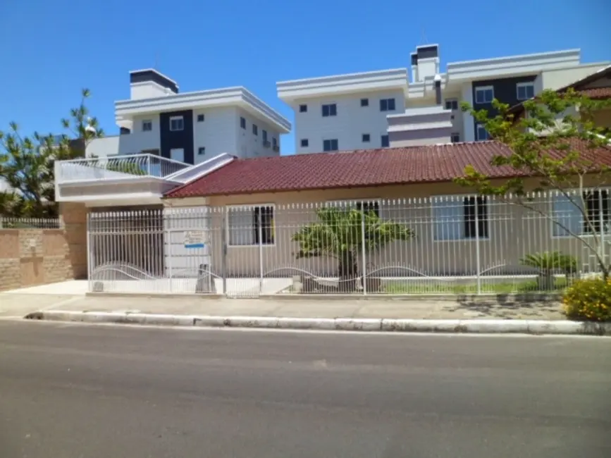 Foto 1 de Casa com 4 quartos para alugar, 130m2 em Canasvieiras, Florianopolis - SC