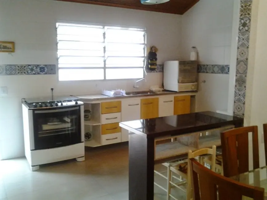 Foto 29 de Casa com 4 quartos para alugar, 130m2 em Canasvieiras, Florianopolis - SC
