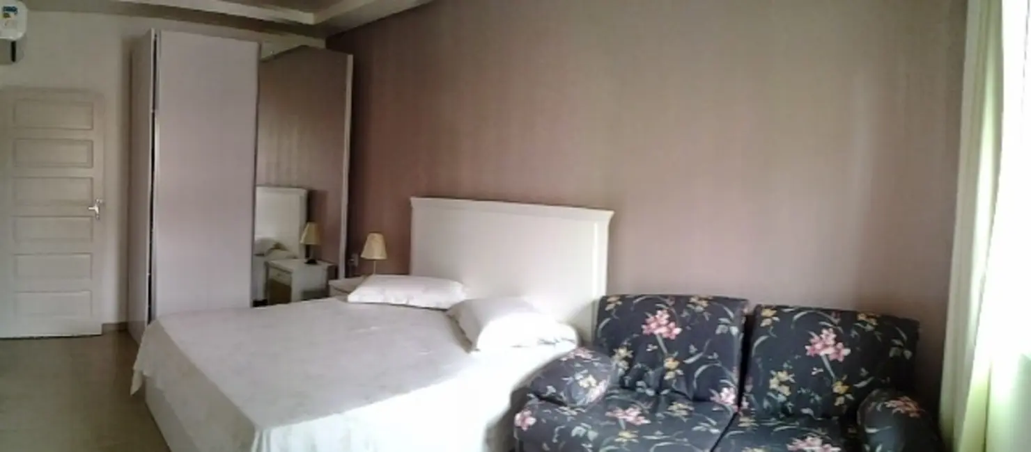 Foto 12 de Casa com 4 quartos para alugar, 200m2 em Canasvieiras, Florianopolis - SC