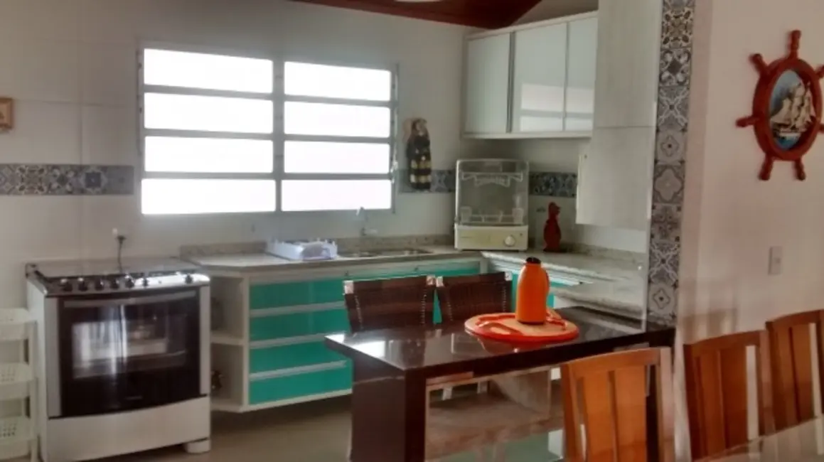 Foto 10 de Casa com 4 quartos para alugar, 200m2 em Canasvieiras, Florianopolis - SC