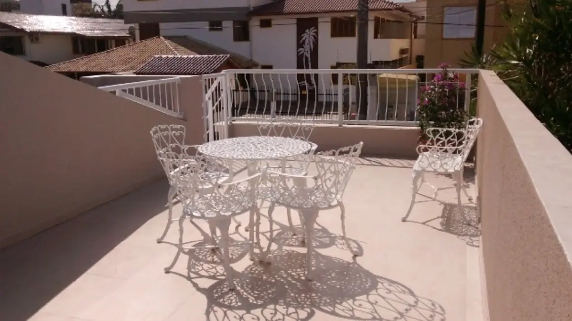 Casa com 4 quartos para alugar, 200m2 em Canasvieiras, Florianopolis - SC - imagem 4 Foto 4 de Casa com 4 quartos para alugar, 200m2 em Canasvieiras, Florianopolis - SC
