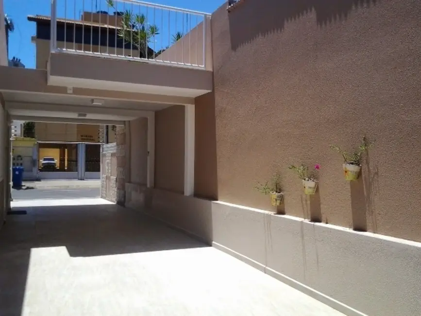 Casa com 4 quartos para alugar, 200m2 em Canasvieiras, Florianopolis - SC - imagem 5 Foto 5 de Casa com 4 quartos para alugar, 200m2 em Canasvieiras, Florianopolis - SC