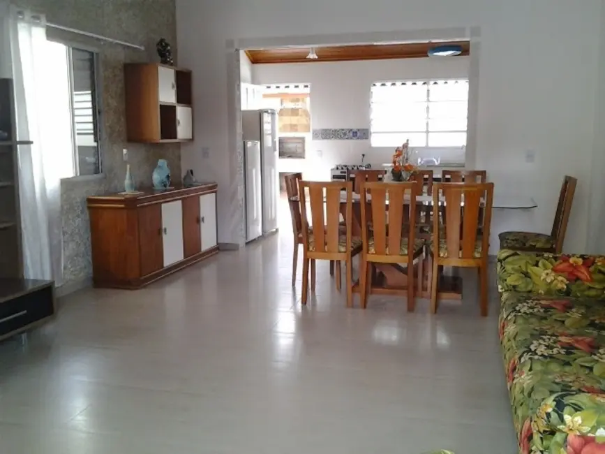 Casa com 4 quartos para alugar, 200m2 em Canasvieiras, Florianopolis - SC - imagem 9 Foto 9 de Casa com 4 quartos para alugar, 200m2 em Canasvieiras, Florianopolis - SC