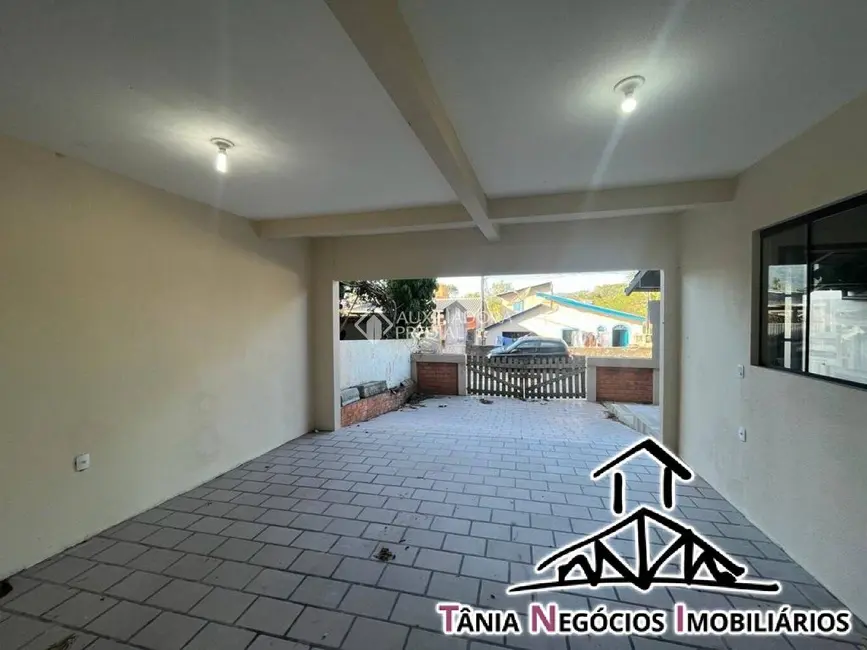 Casa com 4 quartos à venda, 210m2 em Pântano do Sul, Florianopolis - SC - imagem 3 Foto 3 de Casa com 4 quartos à venda, 210m2 em Pântano do Sul, Florianopolis - SC