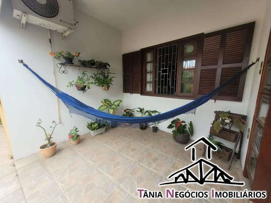 Casa com 3 quartos para alugar, 190m2 em Campeche, Florianopolis - SC - imagem 4 Foto 4 de Casa com 3 quartos para alugar, 190m2 em Campeche, Florianopolis - SC