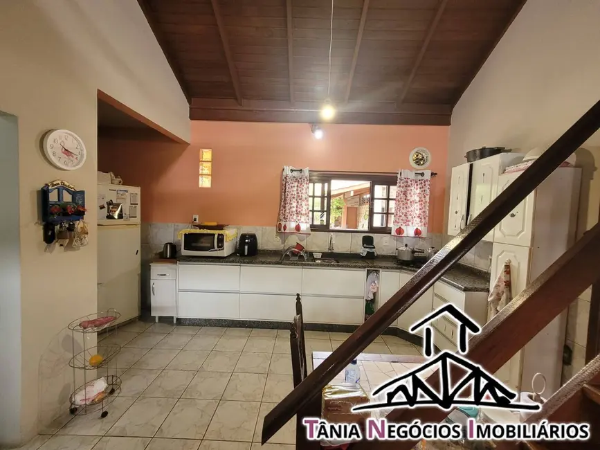 Foto 1 de Casa com 3 quartos para alugar, 190m2 em Campeche, Florianopolis - SC