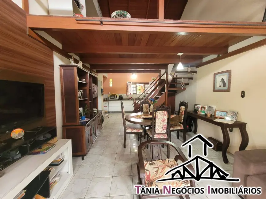 Casa com 3 quartos para alugar, 190m2 em Campeche, Florianopolis - SC - imagem 8 Foto 8 de Casa com 3 quartos para alugar, 190m2 em Campeche, Florianopolis - SC