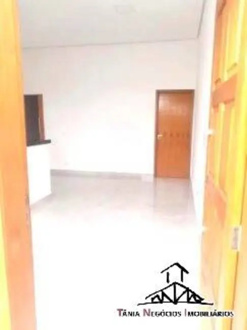 Casa com 3 quartos à venda, 75m2 em Jardim Montecatini, Londrina - PR - imagem 2 Foto 2 de Casa com 3 quartos à venda, 75m2 em Jardim Montecatini, Londrina - PR
