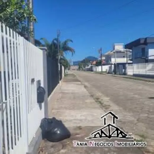 Foto 9 de Casa com 4 quartos para alugar, 200m2 em Carianos, Florianopolis - SC