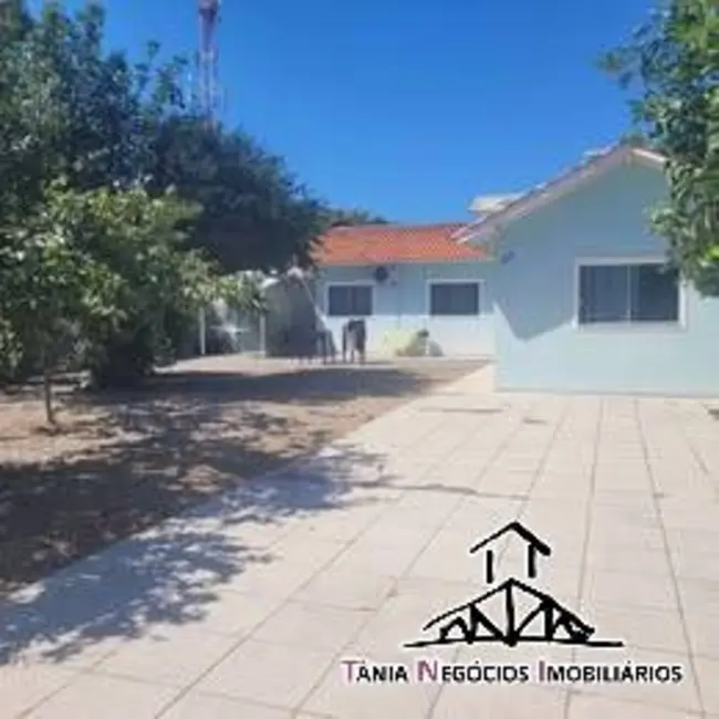 Foto 5 de Casa com 4 quartos para alugar, 200m2 em Carianos, Florianopolis - SC