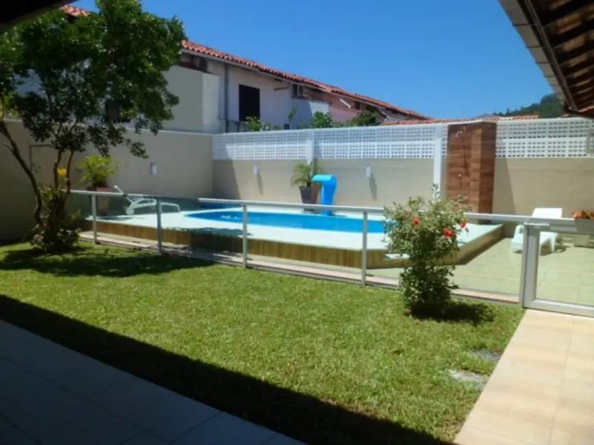 Foto 6 de Casa com 4 quartos para alugar, 200m2 em Canasvieiras, Florianopolis - SC