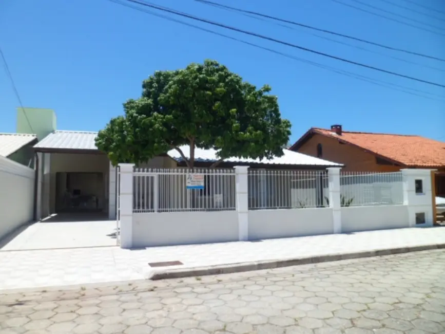 Foto 3 de Casa com 4 quartos para alugar, 200m2 em Canasvieiras, Florianopolis - SC