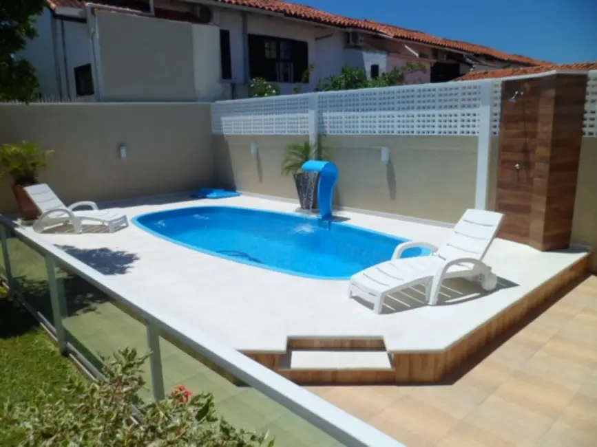 Foto 4 de Casa com 4 quartos para alugar, 200m2 em Canasvieiras, Florianopolis - SC