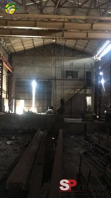 Armazém / Galpão à venda, 2200m2 em Cidade Industrial Satélite de São Paulo, Guarulhos - SP - imagem 4 Foto 4 de Armazém / Galpão à venda, 2200m2 em Cidade Industrial Satélite de São Paulo, Guarulhos - SP