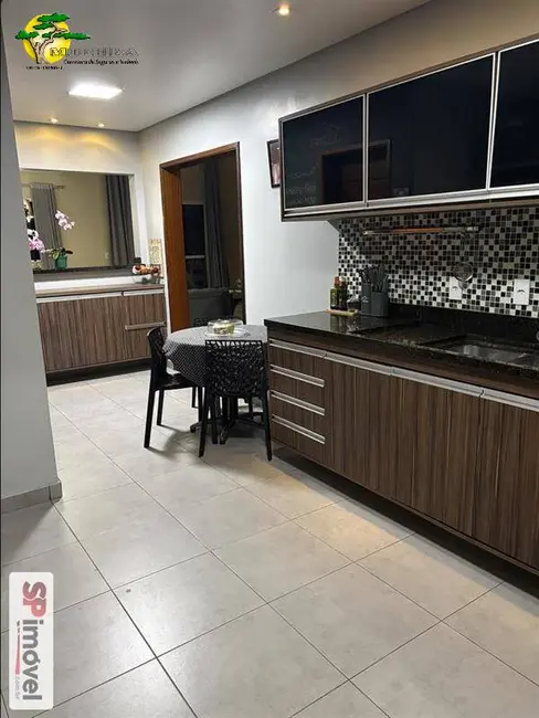 Foto 3 de Sobrado com 3 quartos para alugar, 220m2 em Vila Pedra Branca, São Paulo - SP