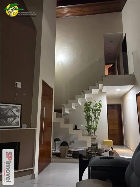 Foto 1 de Sobrado com 3 quartos para alugar, 220m2 em Vila Pedra Branca, São Paulo - SP