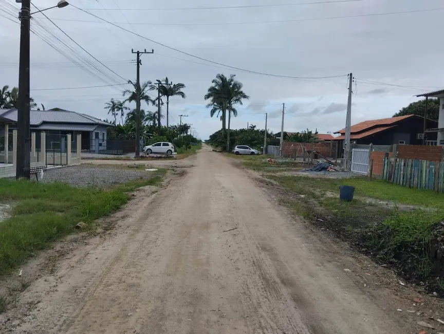 Foto 1 de Terreno / Lote à venda, 325m2 em Balneario Barra Do Sul - SC