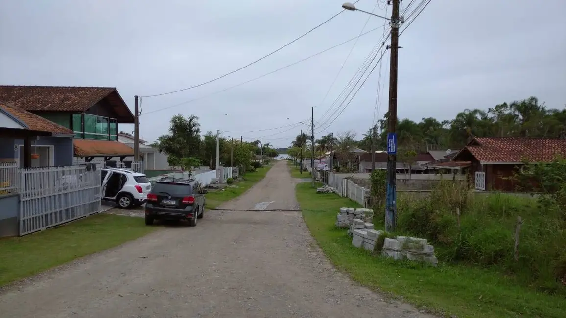 Casa com 3 quartos à venda em Balneario Barra Do Sul - SC - imagem 8 Foto 8 de Casa com 3 quartos à venda em Balneario Barra Do Sul - SC