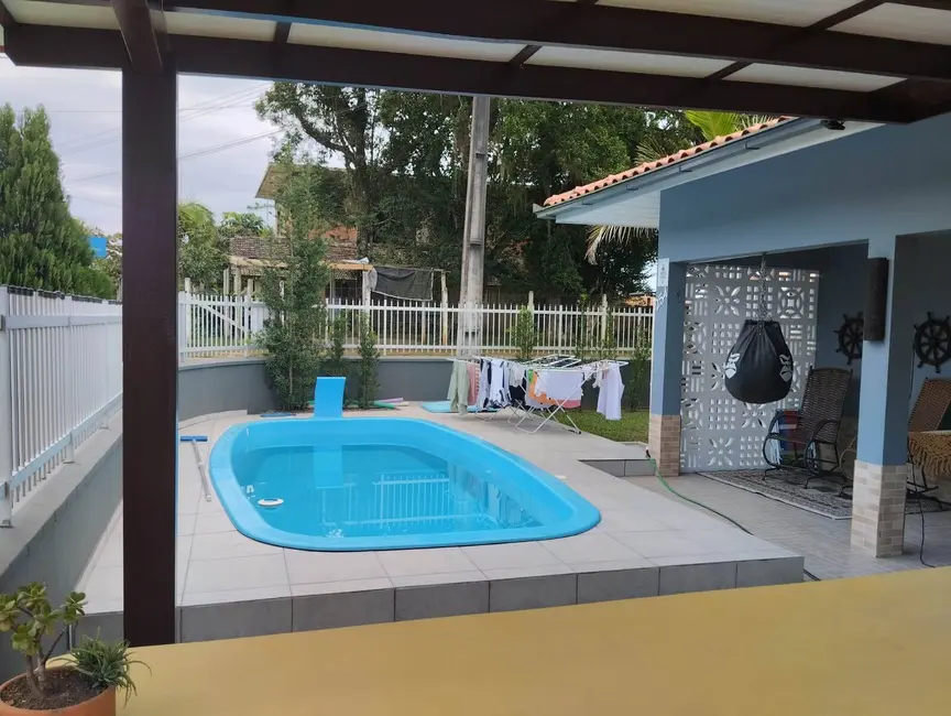 Casa com 3 quartos à venda em Balneario Barra Do Sul - SC - imagem 3 Foto 3 de Casa com 3 quartos à venda em Balneario Barra Do Sul - SC