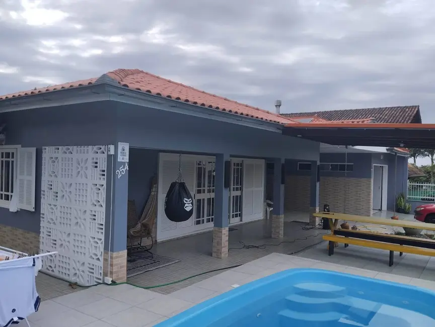 Foto 1 de Casa com 3 quartos à venda em Balneario Barra Do Sul - SC