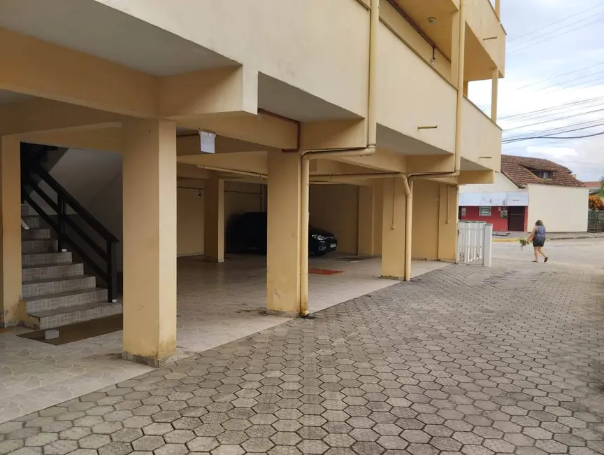 Kitnet com 15 quartos à venda, 50m2 em Centro, Balneario Barra Do Sul - SC - imagem 7 Foto 7 de Kitnet com 15 quartos à venda, 50m2 em Centro, Balneario Barra Do Sul - SC