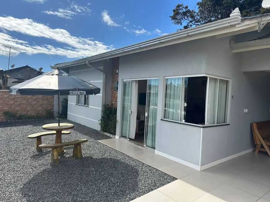 Foto 3 de Casa com 3 quartos à venda, 177m2 em Balneario Barra Do Sul - SC