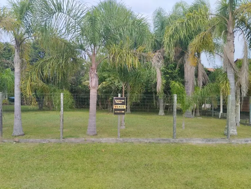 Foto 1 de Terreno / Lote à venda, 325m2 em Balneario Barra Do Sul - SC