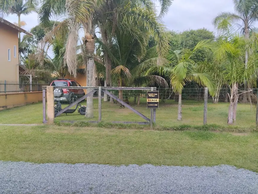 Foto 1 de Terreno / Lote à venda, 325m2 em Balneario Barra Do Sul - SC
