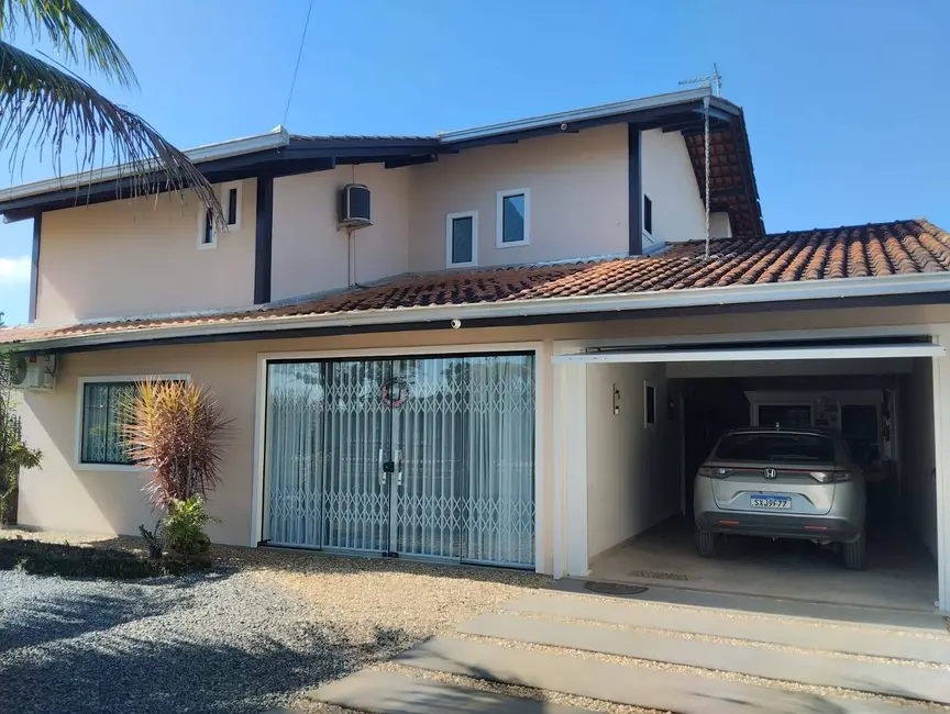 Foto 1 de Casa com 4 quartos à venda, 383m2 em Balneario Barra Do Sul - SC