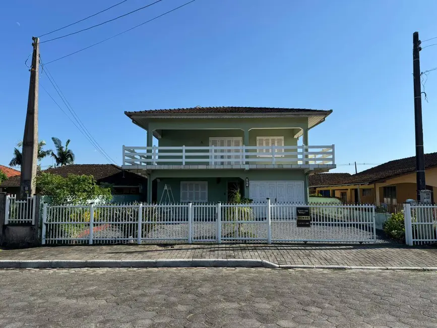 Sobrado com 3 quartos à venda, 360m2 em Balneario Barra Do Sul - SC - imagem 2 Foto 2 de Sobrado com 3 quartos à venda, 360m2 em Balneario Barra Do Sul - SC