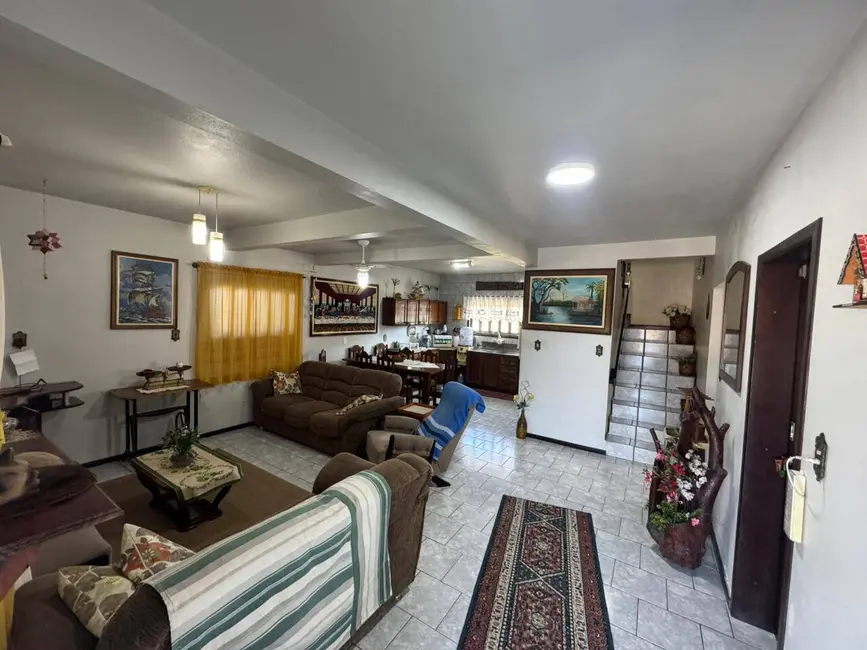 Sobrado com 3 quartos à venda, 360m2 em Balneario Barra Do Sul - SC - imagem 7 Foto 7 de Sobrado com 3 quartos à venda, 360m2 em Balneario Barra Do Sul - SC