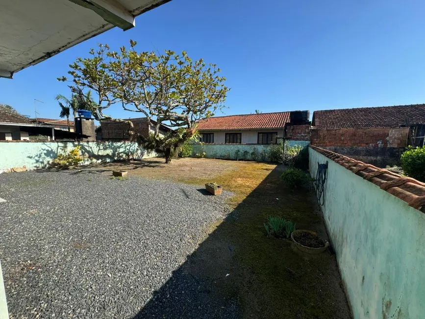 Sobrado com 3 quartos à venda, 360m2 em Balneario Barra Do Sul - SC - imagem 6 Foto 6 de Sobrado com 3 quartos à venda, 360m2 em Balneario Barra Do Sul - SC