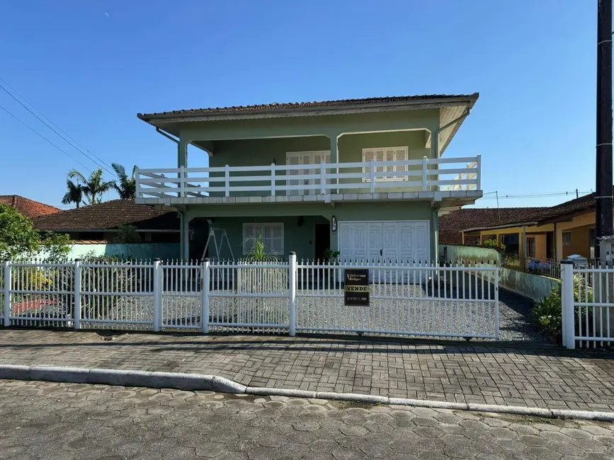 Sobrado com 3 quartos à venda, 360m2 em Balneario Barra Do Sul - SC - imagem 1 Foto 1 de Sobrado com 3 quartos à venda, 360m2 em Balneario Barra Do Sul - SC