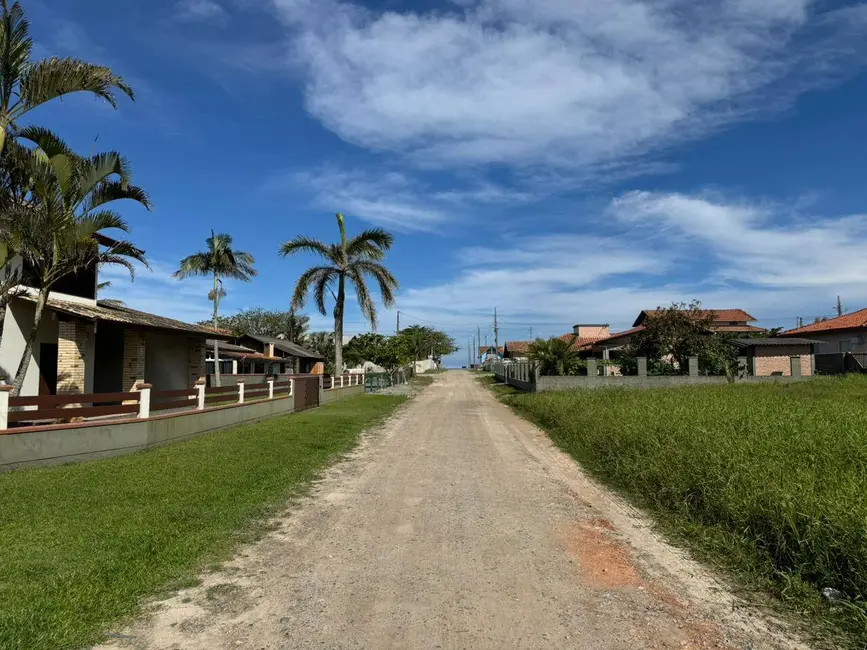 Foto 3 de Terreno / Lote à venda, 450m2 em Balneario Barra Do Sul - SC
