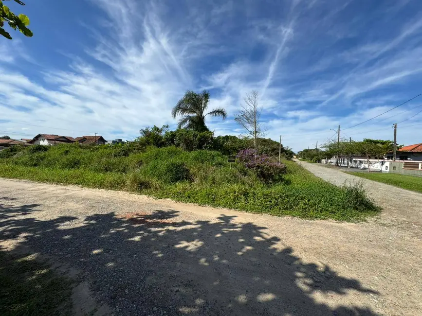 Foto 1 de Terreno / Lote à venda, 450m2 em Balneario Barra Do Sul - SC