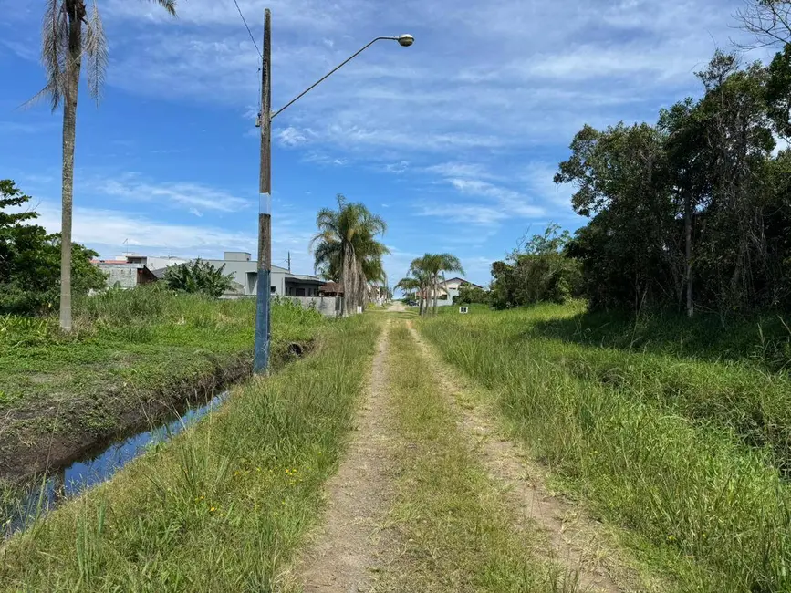 Foto 3 de Terreno / Lote à venda em Balneario Barra Do Sul - SC