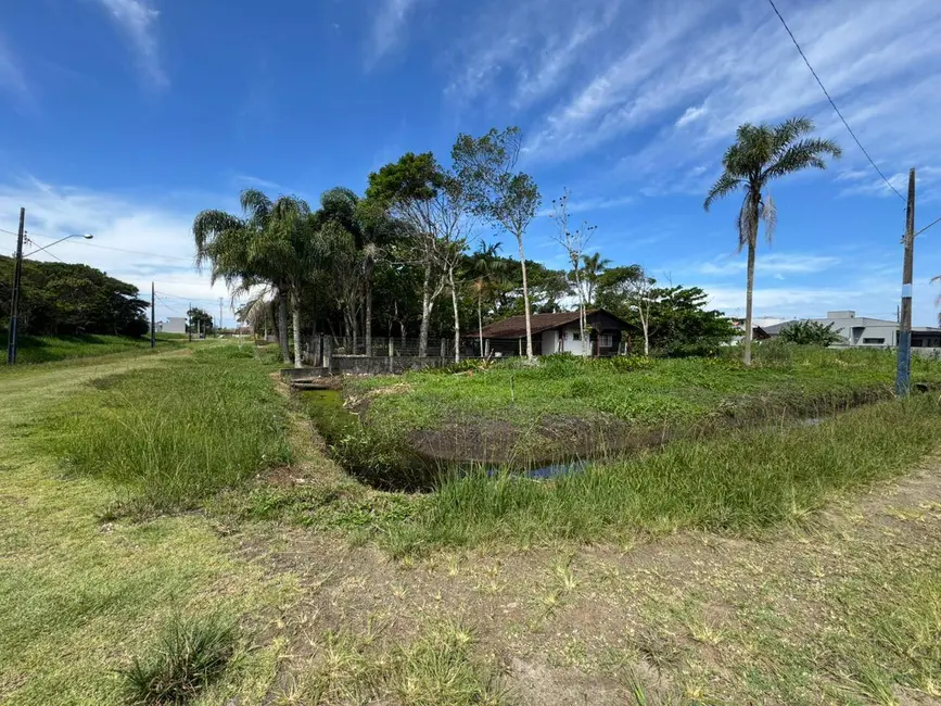 Foto 1 de Terreno / Lote à venda em Balneario Barra Do Sul - SC