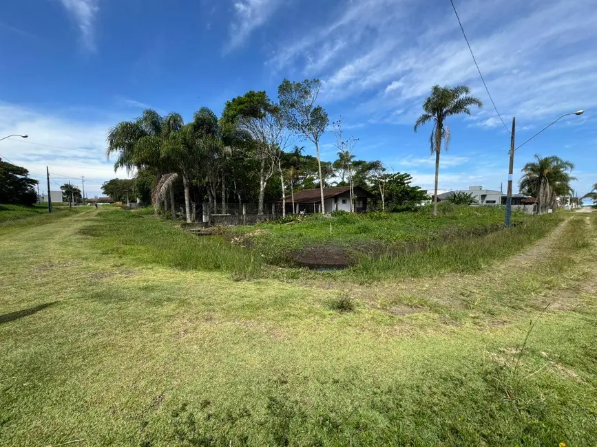 Foto 6 de Terreno / Lote à venda em Balneario Barra Do Sul - SC