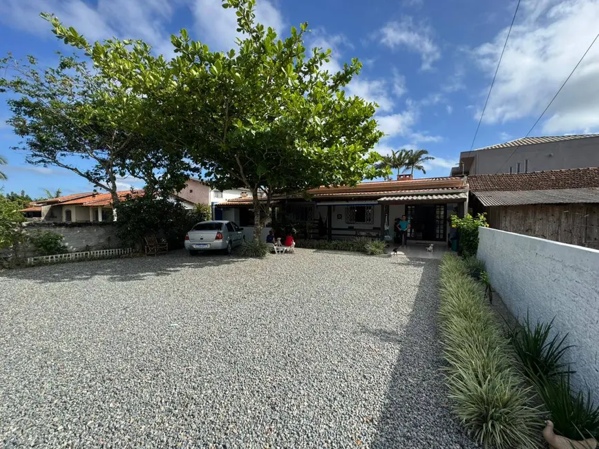 Foto 1 de Casa com 2 quartos à venda, 325m2 em Balneario Barra Do Sul - SC