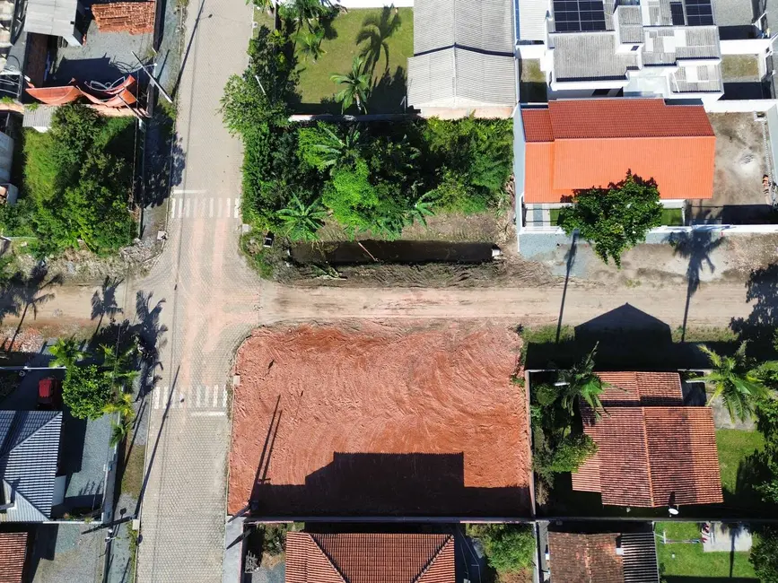 Foto 3 de Terreno / Lote à venda, 325m2 em Balneario Barra Do Sul - SC