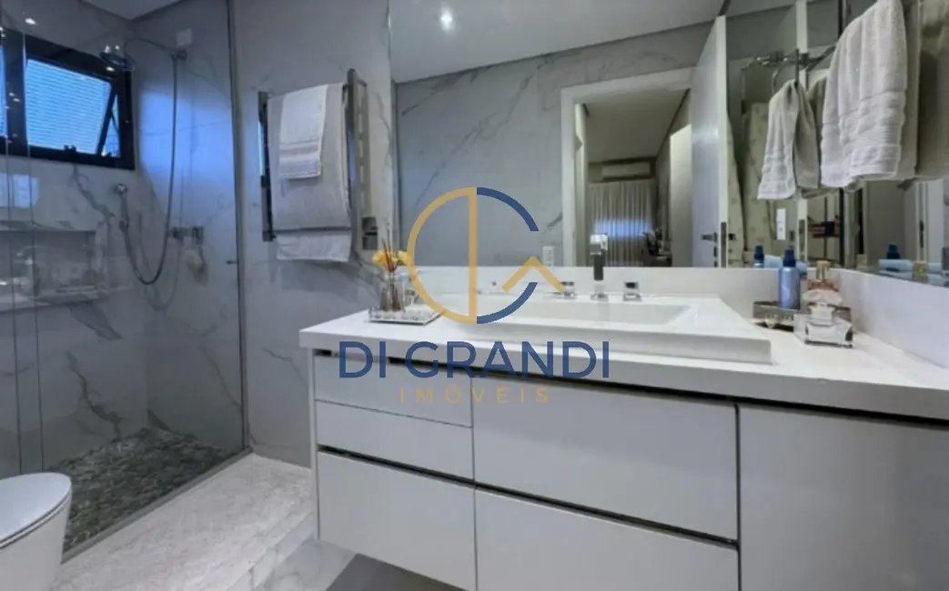 Apartamento com 3 quartos à venda, 199m2 em Cambuí, Campinas - SP - imagem 8 Foto 8 de Apartamento com 3 quartos à venda, 199m2 em Cambuí, Campinas - SP