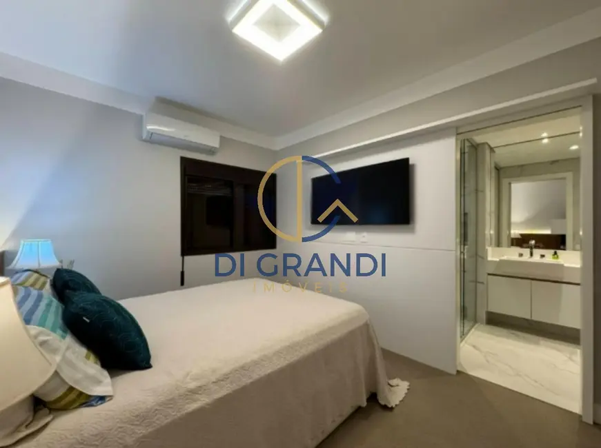 Apartamento com 3 quartos à venda, 199m2 em Cambuí, Campinas - SP - imagem 9 Foto 9 de Apartamento com 3 quartos à venda, 199m2 em Cambuí, Campinas - SP