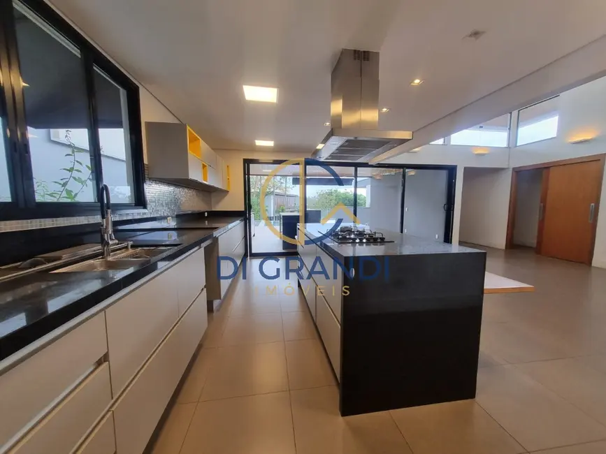 Casa de Condomínio com 3 quartos à venda e para alugar, 360m2 em Ville Sainte Hélène, Campinas - SP - imagem 3 Foto 3 de Casa de Condomínio com 3 quartos à venda e para alugar, 360m2 em Ville Sainte Hélène, Campinas - SP