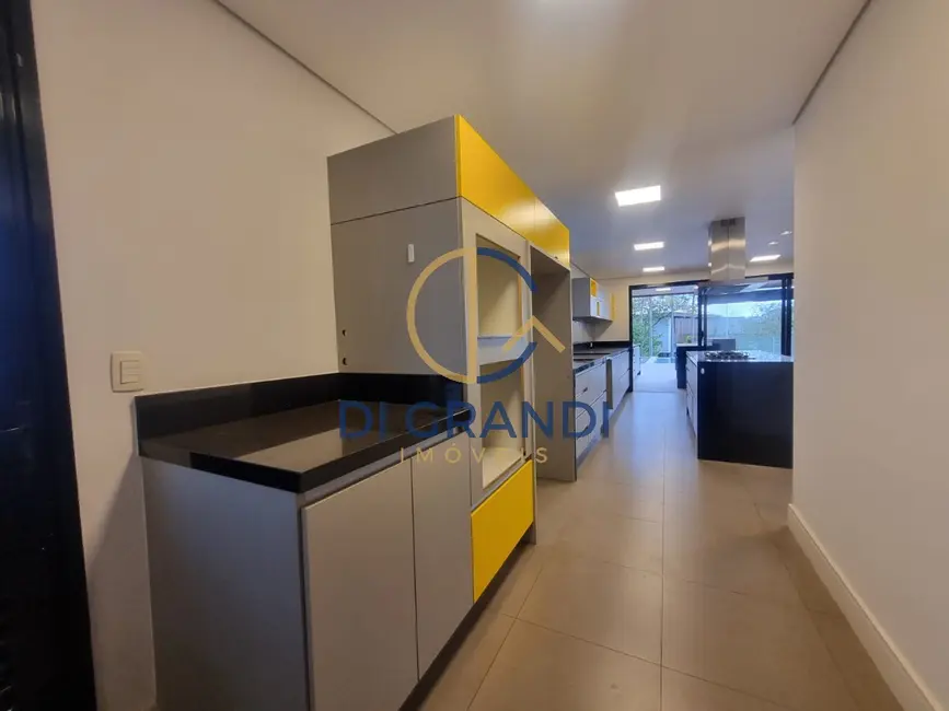 Casa de Condomínio com 3 quartos à venda e para alugar, 360m2 em Ville Sainte Hélène, Campinas - SP - imagem 9 Foto 9 de Casa de Condomínio com 3 quartos à venda e para alugar, 360m2 em Ville Sainte Hélène, Campinas - SP