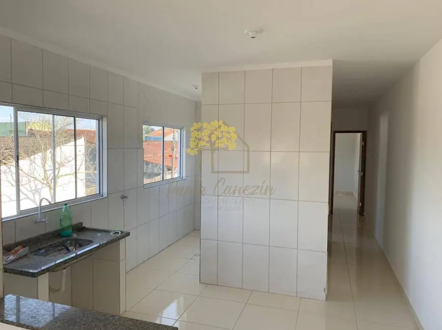 Foto 2 de Casa com 2 quartos à venda, 60m2 em Itanhaem - SP