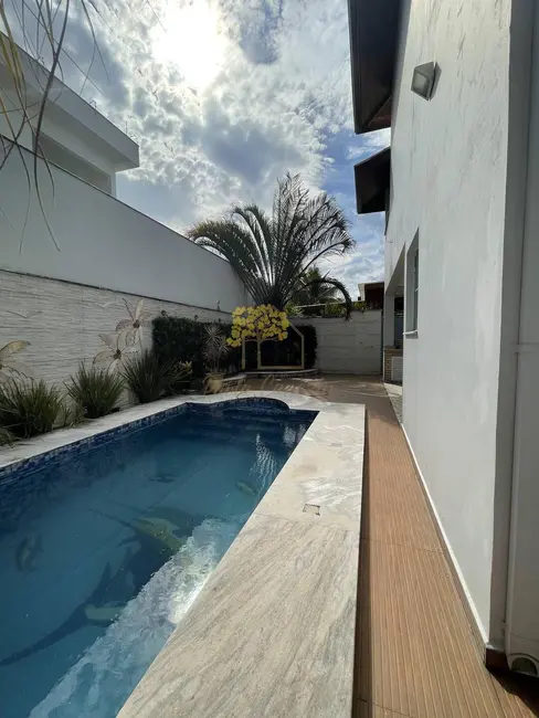 Foto 2 de Casa com 3 quartos à venda, 270m2 em Centro, Itanhaem - SP